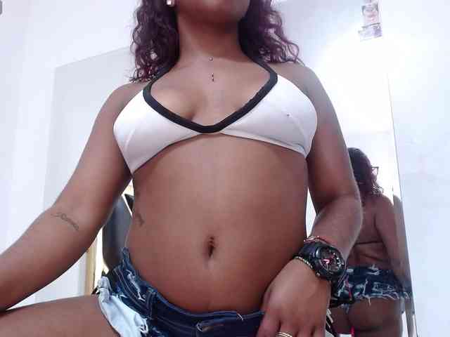 AprilyCrystal webcam
