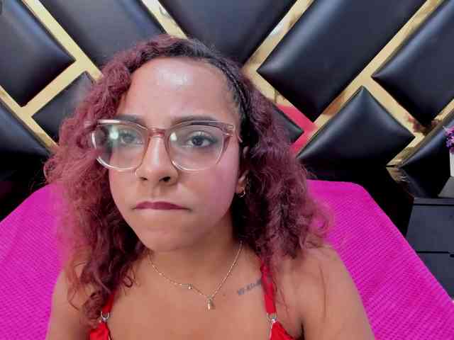 AprilyCrystal webcam