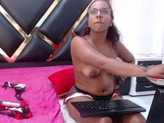 AprilyCrystal webcam