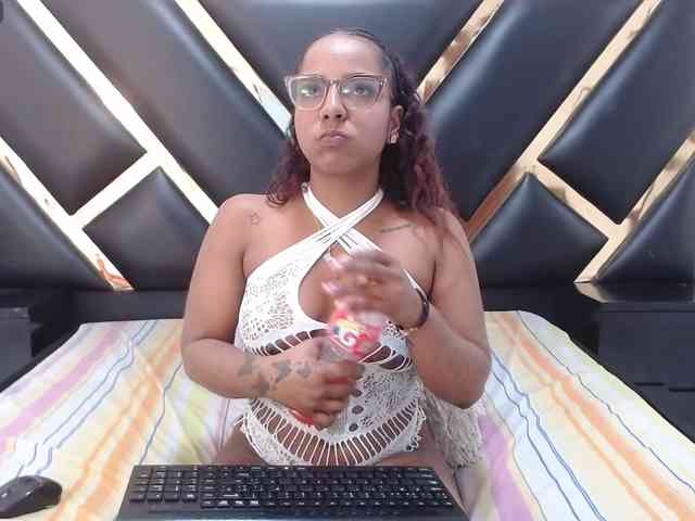 AprilyCrystal webcam