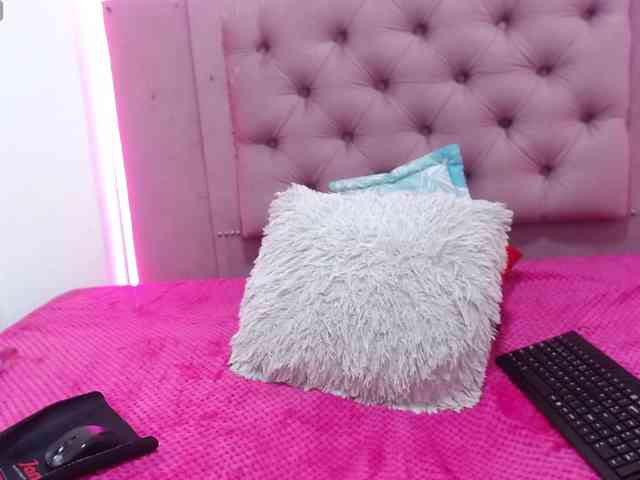 AprilyCrystal webcam