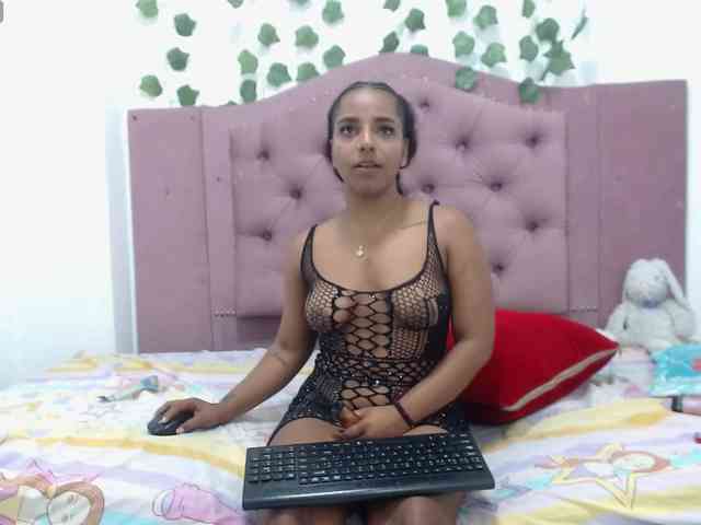 AprilyCrystal webcam