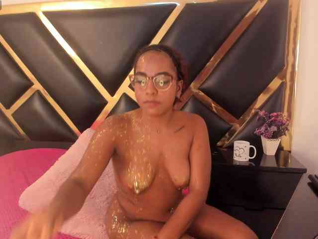 AprilyCrystal webcam