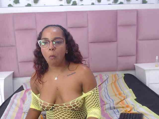 AprilyCrystal webcam