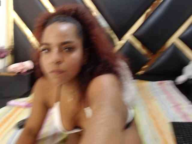 AprilyCrystal webcam
