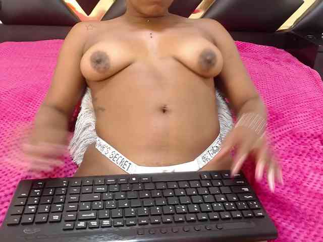 AprilyCrystal webcam