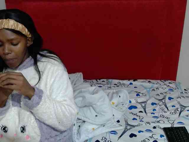 MICHELLENEW24 webcam