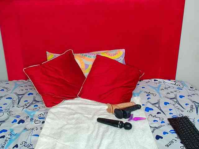 MICHELLENEW24 webcam