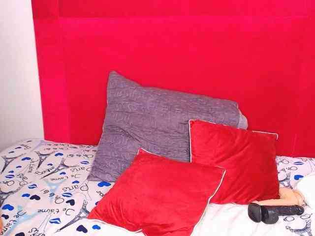 MICHELLENEW24 webcam