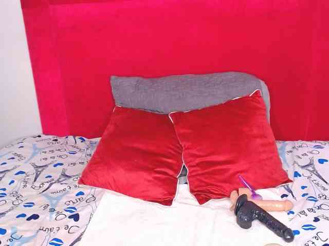 MICHELLENEW24 webcam