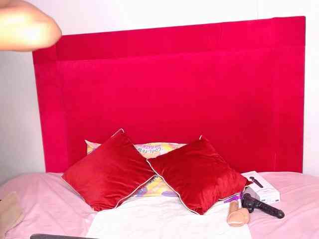 MICHELLENEW24 webcam