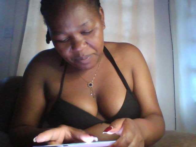 mysticmoments live cam on BongaCams