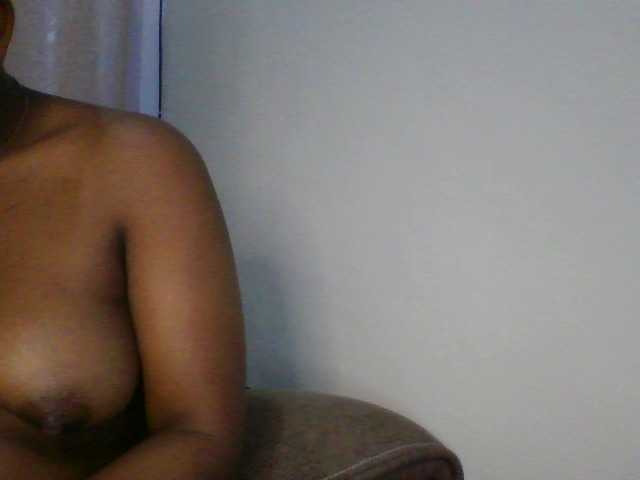 mysticmoments webcam bongacams model stream image