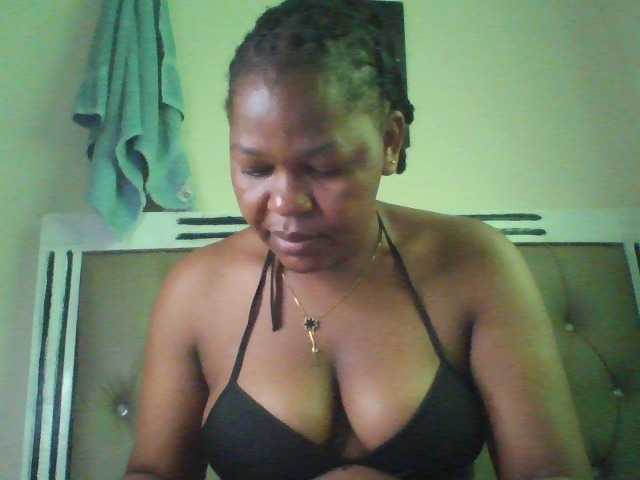 mysticmoments live cam on BongaCams