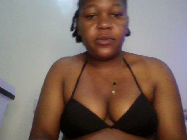mysticmoments webcam bongacams model stream image