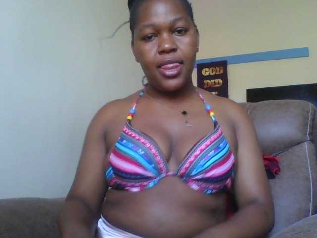 mysticmoments webcam bongacams model stream image