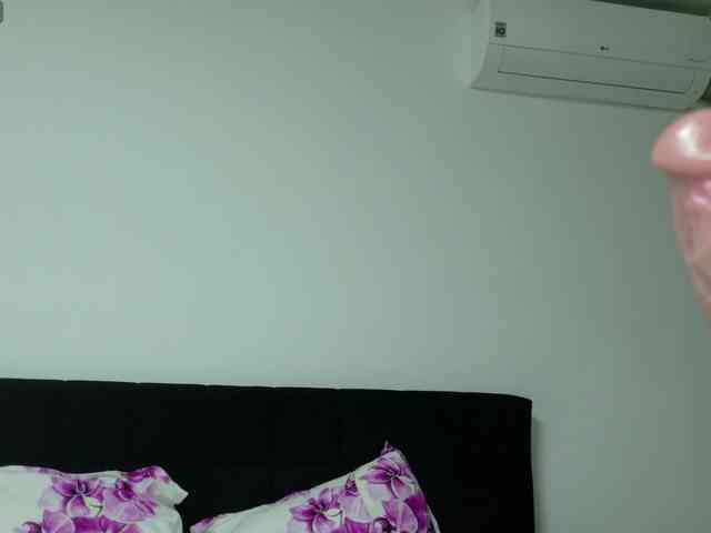 RubyVibbe Live Webcam on BongaCams