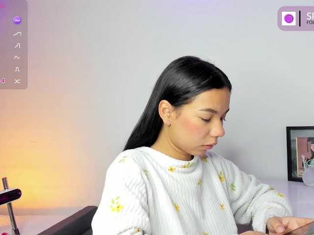 Kaylanee live cam on BongaCams