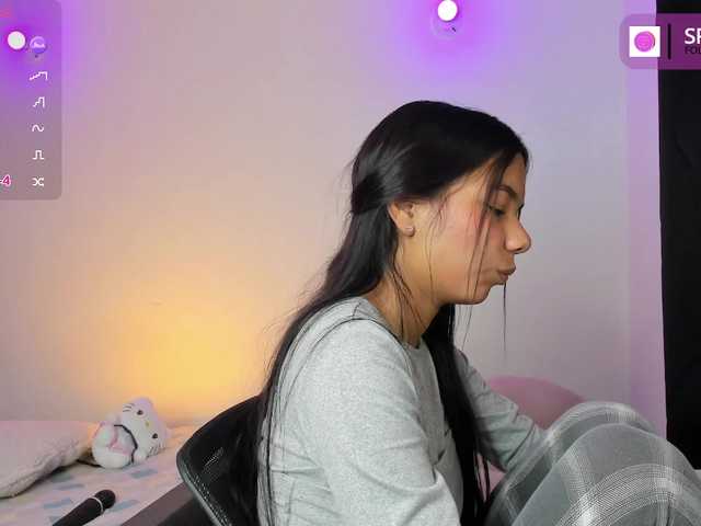 Kaylanee live cam on BongaCams