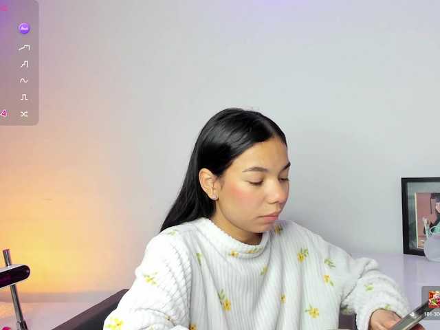 Kaylanee live cam on BongaCams