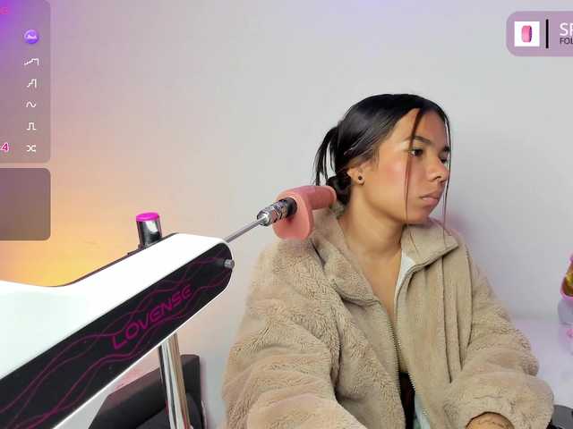 Kaylanee live cam on BongaCams