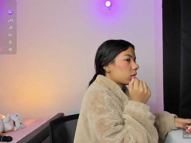 Kaylanee live cam on BongaCams