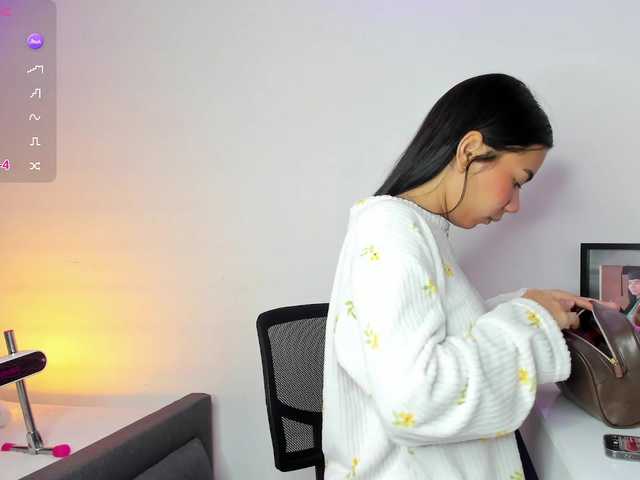 Kaylanee live cam on BongaCams
