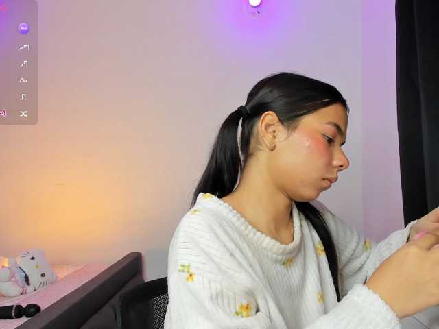 Kaylanee live cam on BongaCams