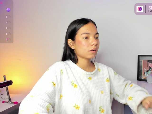 Kaylanee live cam on BongaCams