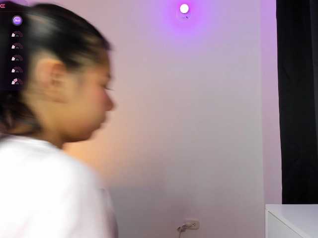 Kaylanee live cam on BongaCams