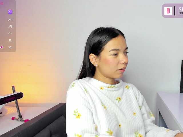 Kaylanee live cam on BongaCams