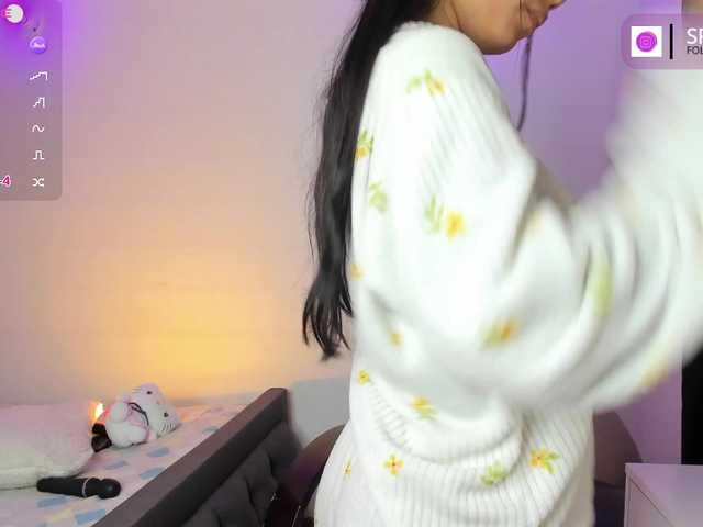 Kaylanee live cam on BongaCams