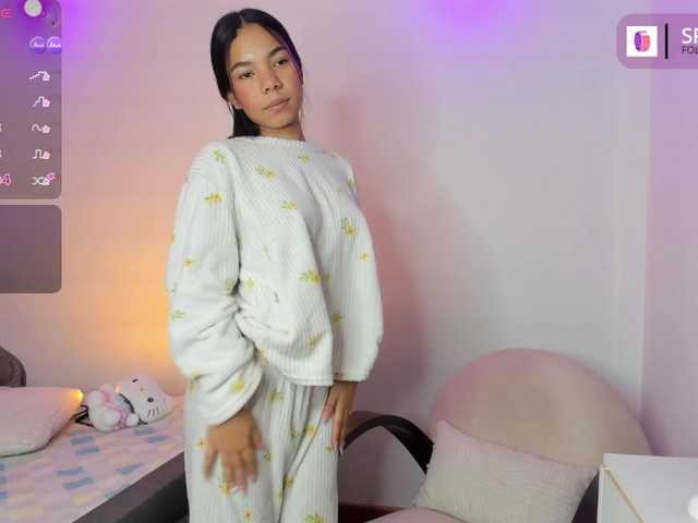 Kaylanee live cam on BongaCams