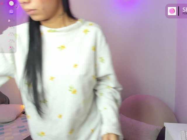 Kaylanee live cam on BongaCams