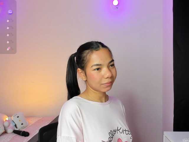 Kaylanee live cam on BongaCams