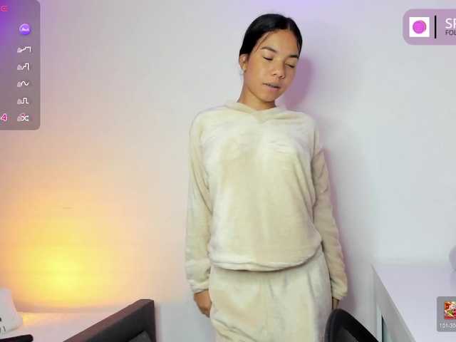 Kaylanee live cam on BongaCams