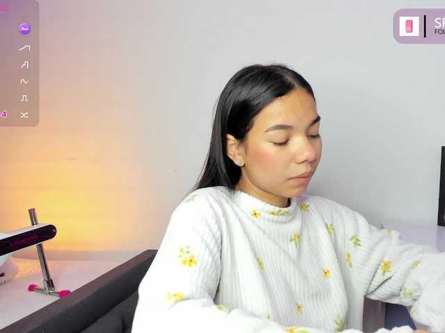Kaylanee live cam on BongaCams