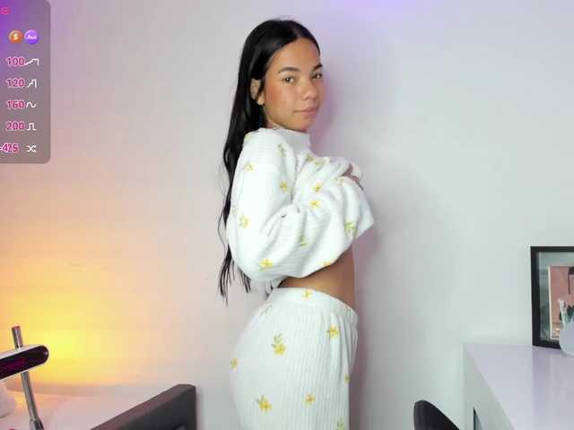 Kaylanee live cam on BongaCams