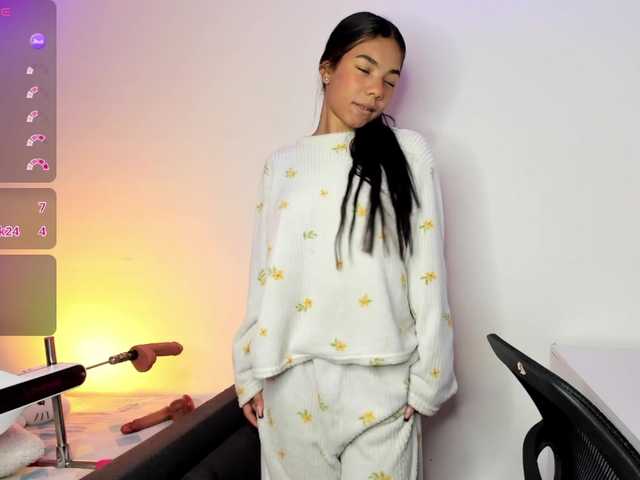 Kaylanee live cam on BongaCams