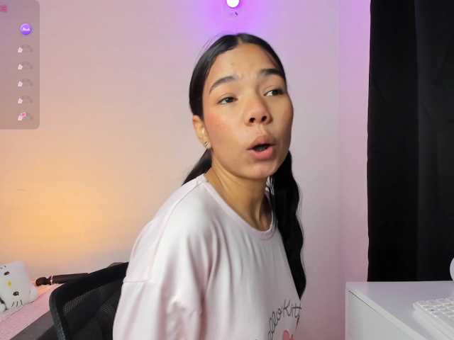 Kaylanee live cam on BongaCams