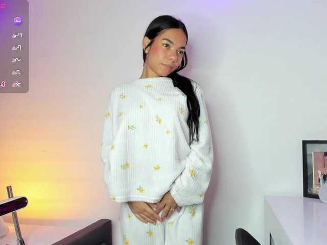 Kaylanee live cam on BongaCams