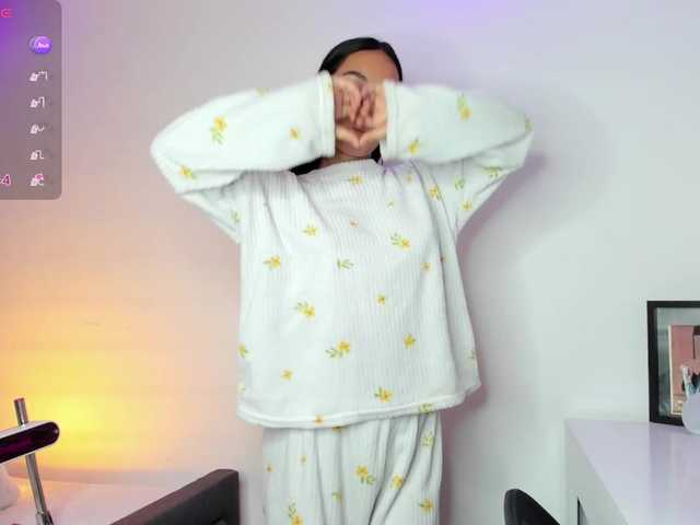 Kaylanee live cam on BongaCams