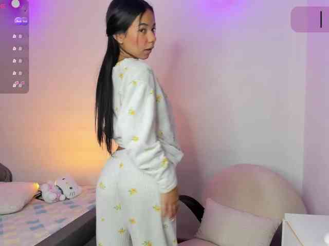 Kaylanee live female cam on bongacams