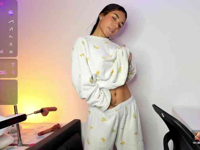 Model: Kaylanee