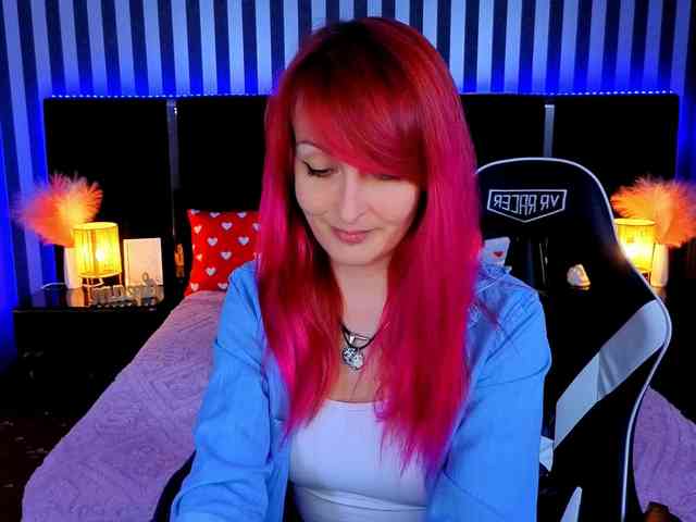 BrandyBloom webcam