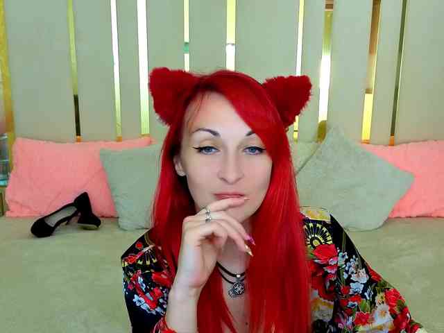 BrandyBloom webcam