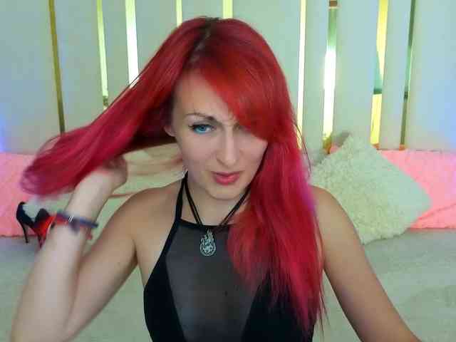 BrandyBloom webcam