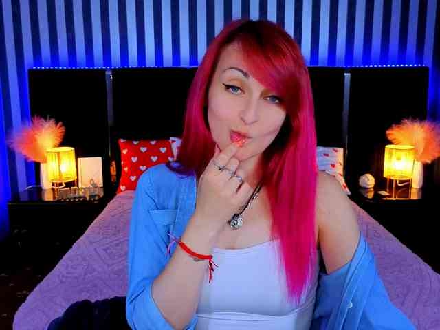 BrandyBloom webcam