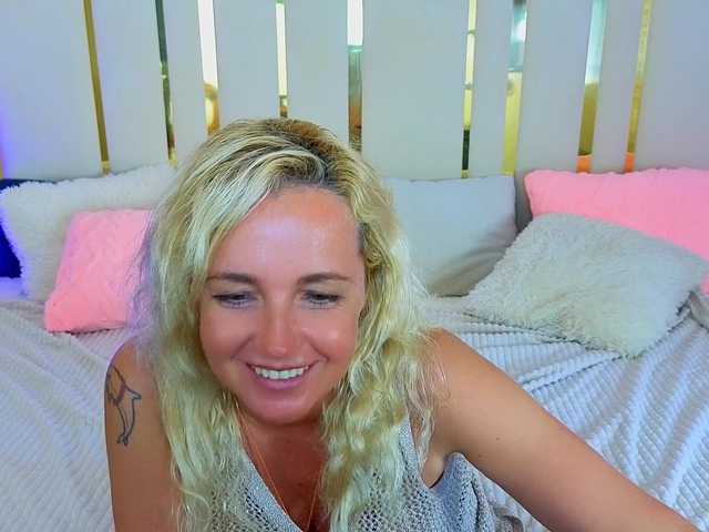 AlaskaSia live cam on BongaCams
