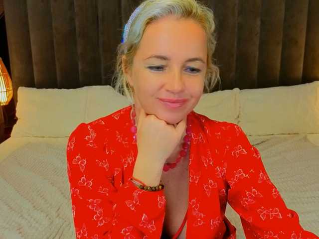 le modèle AlaskaSia est en webcam porno dans un show sur le site bongacams, il possède les tags suivants: White/Caucasian,Blonde,Shaved